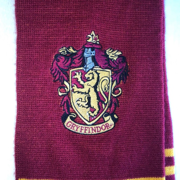 Harry Potter Gryffindor House scarf - Picture 2 of 5